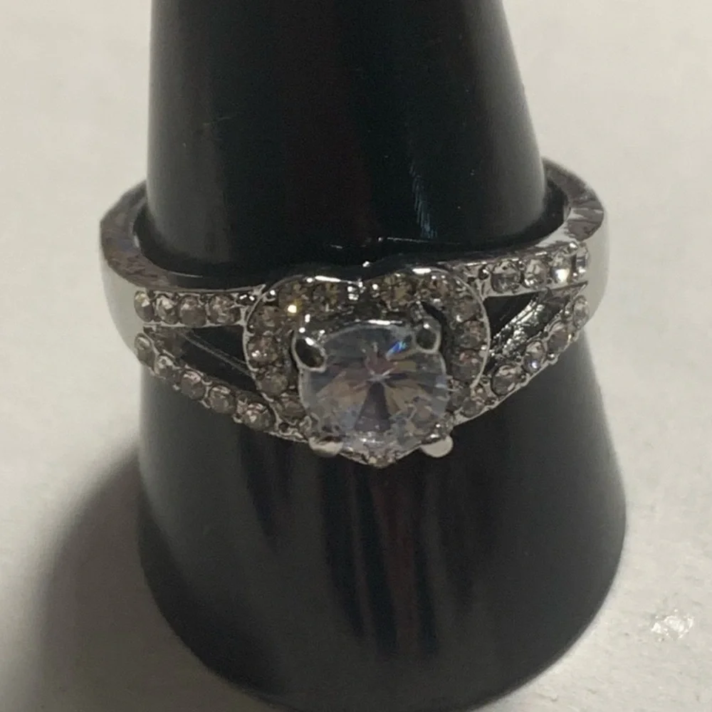 New S925 Sterling Silver Woman’s Elegant White Sapphire Heart Engagement Ring